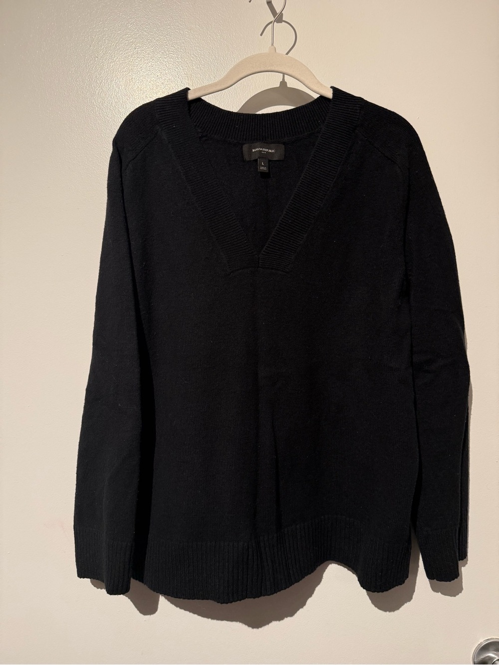 Banana Republic Factory Black V-Neck Women's Sweater